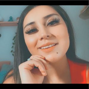 Meet your Posher, Halley